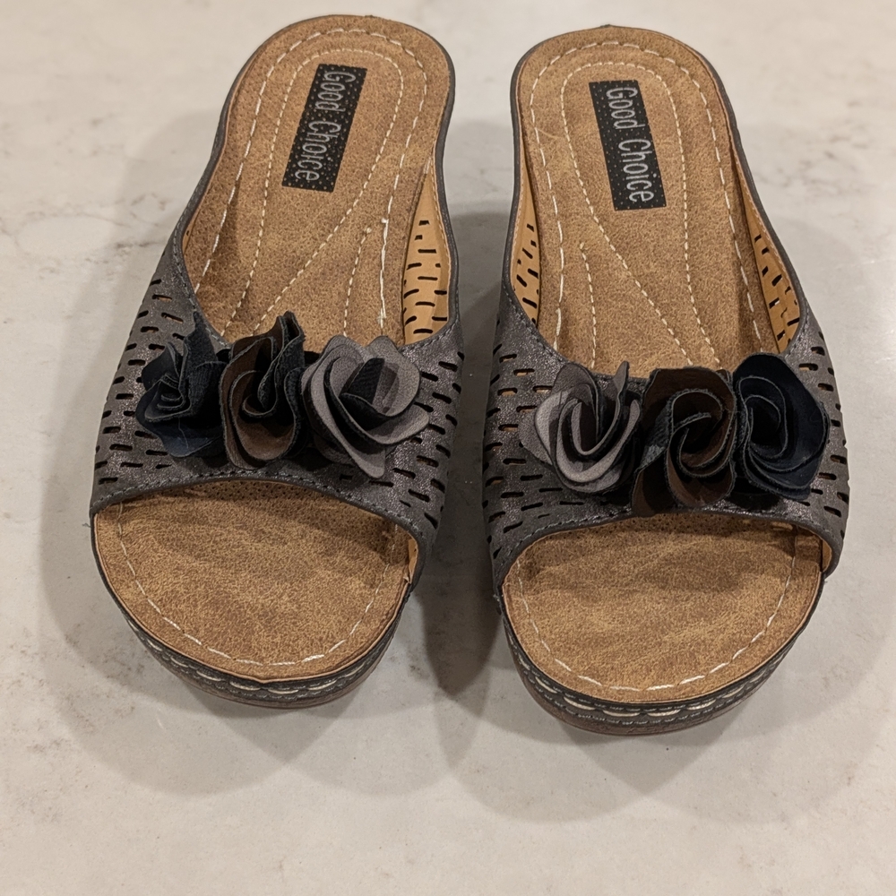 Good Choice Women's Gray Slide Sandals Size 8